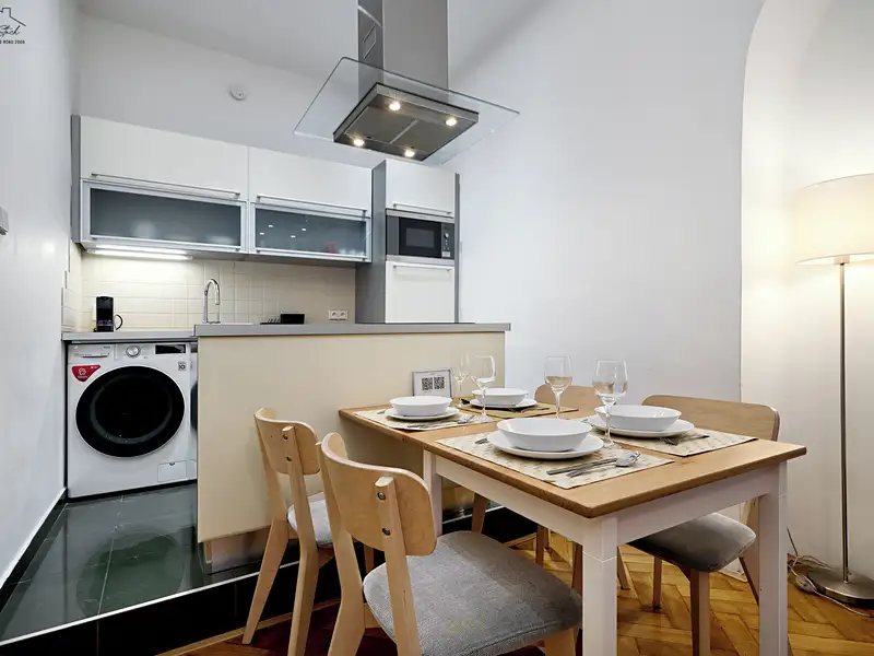Prodej bytu 2+kk 55 m², Praha – náhled fotky 2
