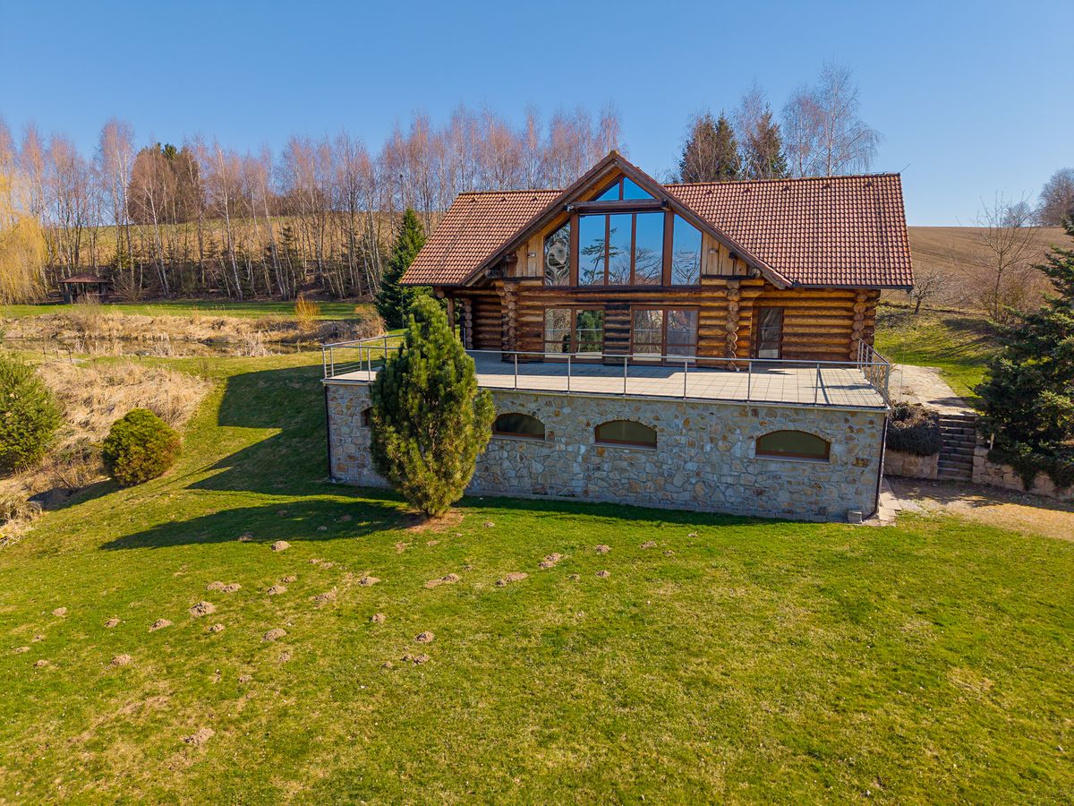 Prodej rodinného domu 434 m², pozemek 12655 m² – fotografie 3