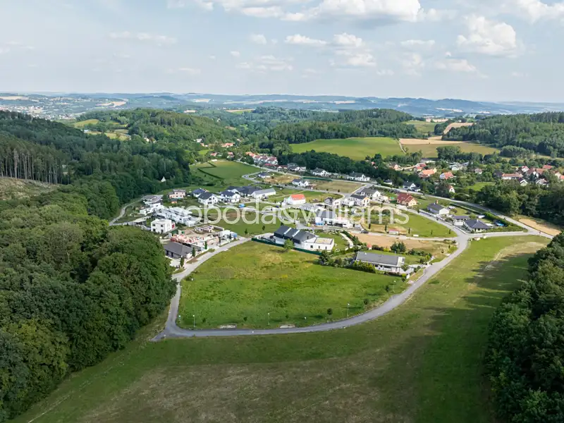 Prodej stavebního pozemku 4226 m², Kunice – náhled fotky 1