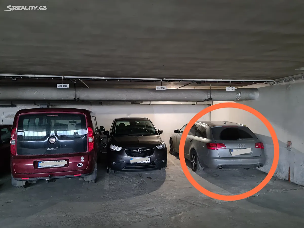 Pronájem garážového stání 13 m², Brno