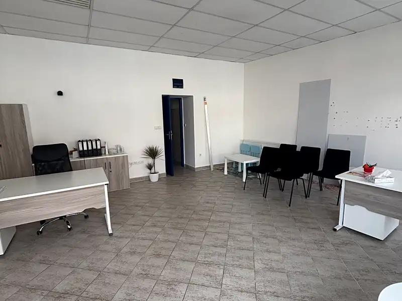 Pronájem obchodního prostoru 42 m², Náměšť nad Oslavou – náhled fotky 1