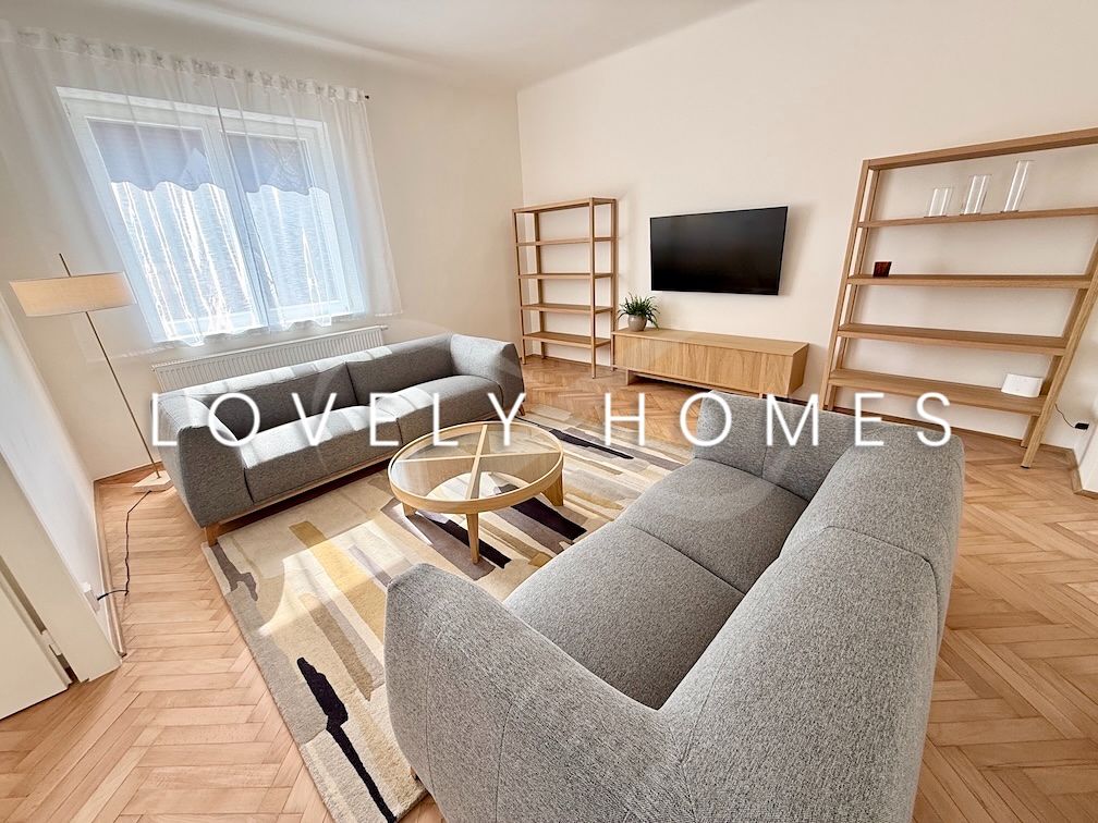 Pronájem rodinného domu 256 m², pozemek 1100 m² – fotografie 2