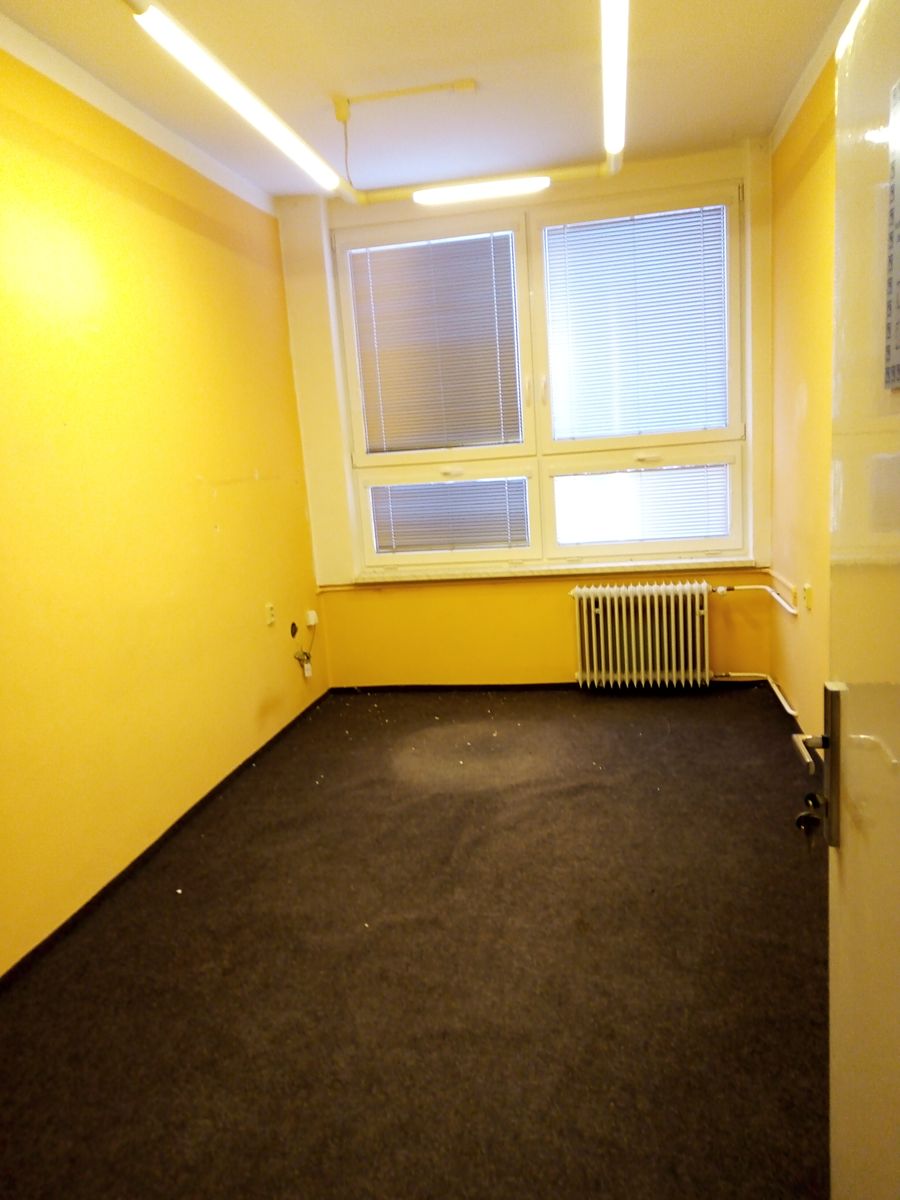Pronájem kanceláře 13 m² – fotografie 2