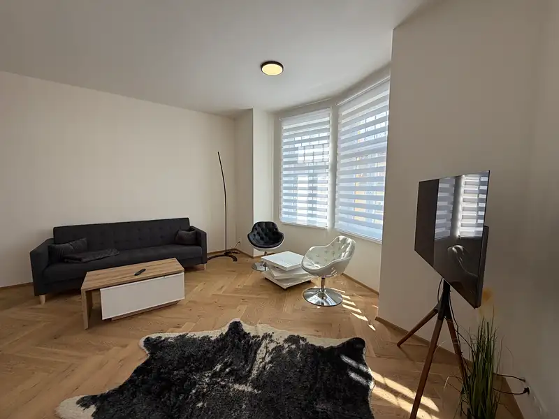 Pronájem bytu 2+kk 60 m², Praha – náhled fotky 2