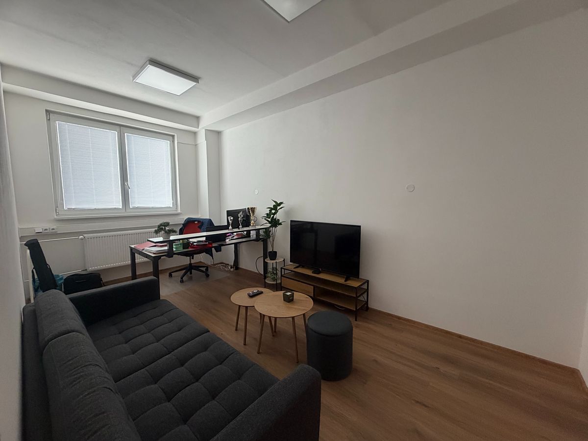 Pronájem kanceláře 48 m² – fotografie 5