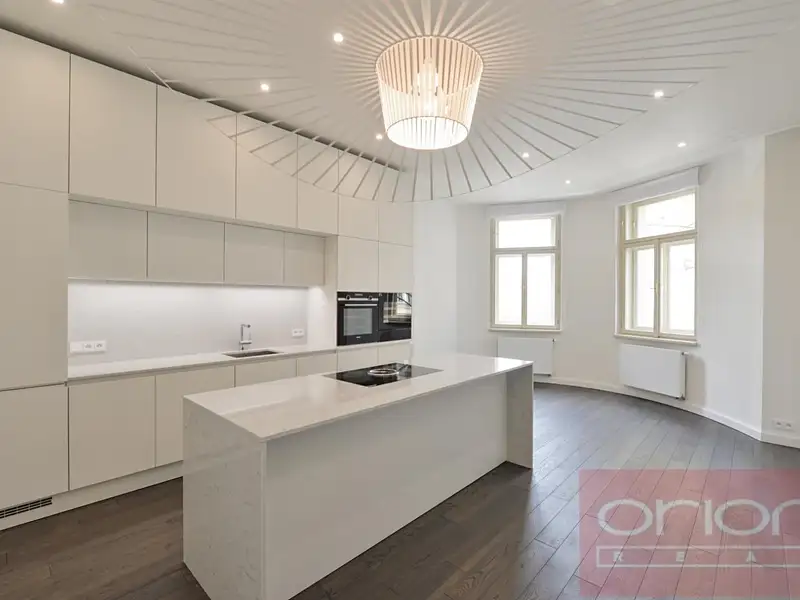 Pronájem bytu 4+kk 137 m², Praha – náhled fotky 1