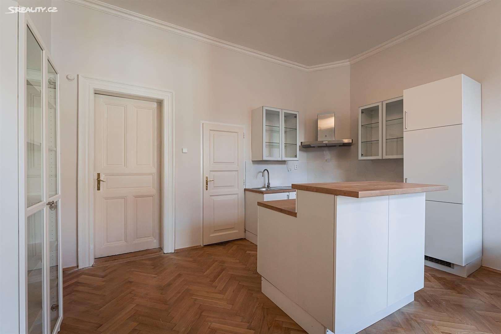 Pronájem bytu 2+kk 62 m² – pohled 3