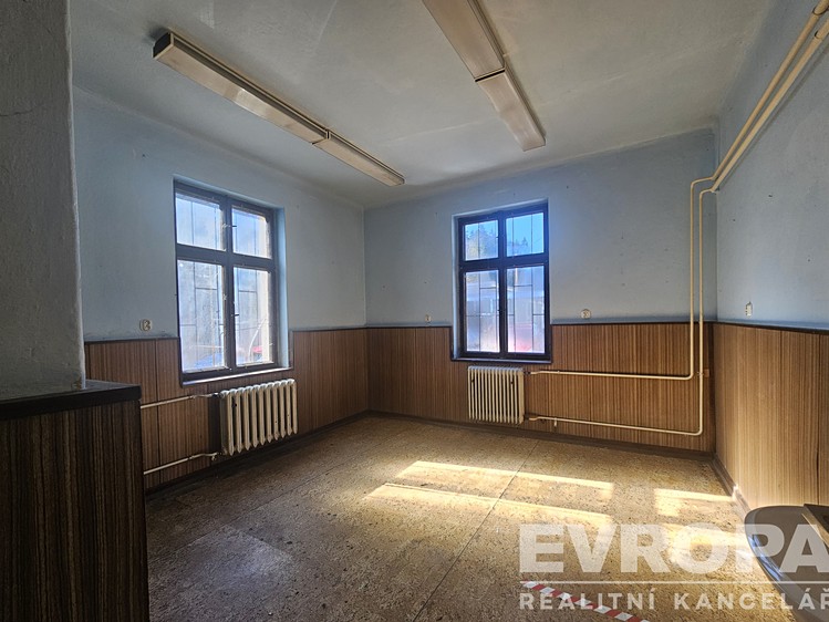 Prodej komerčního prostoru, 287 m² (4 z 13)