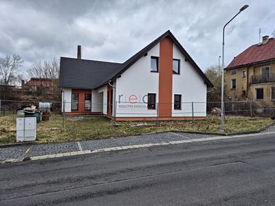 Prodej vícegeneračního domu 450 m², pozemek 1163 m²