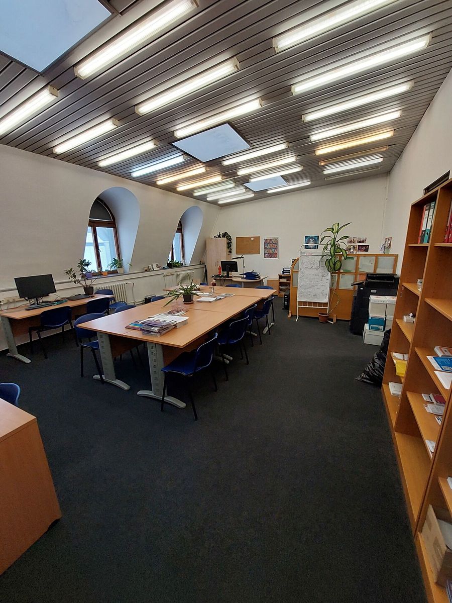 Pronájem kanceláře 69 m² – fotografie 2