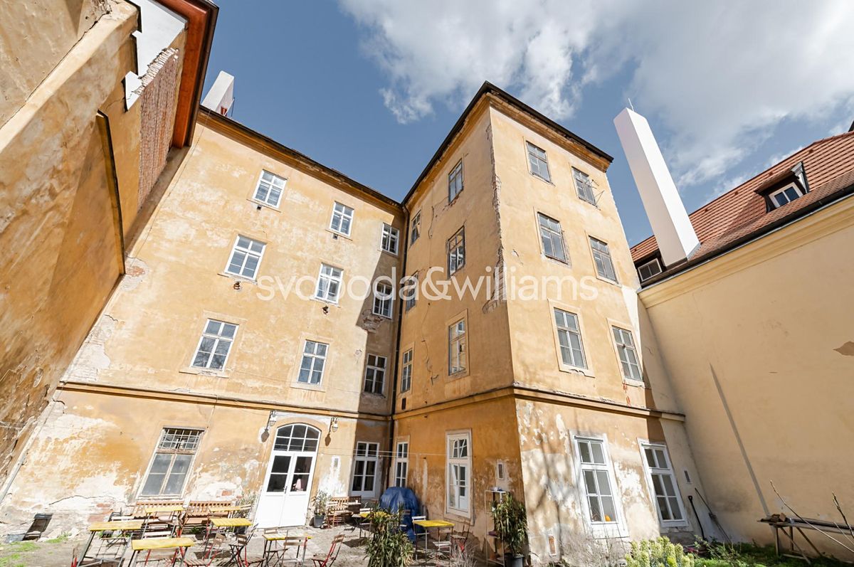 Prodej činžovního domu 1479 m² – fotografie 2