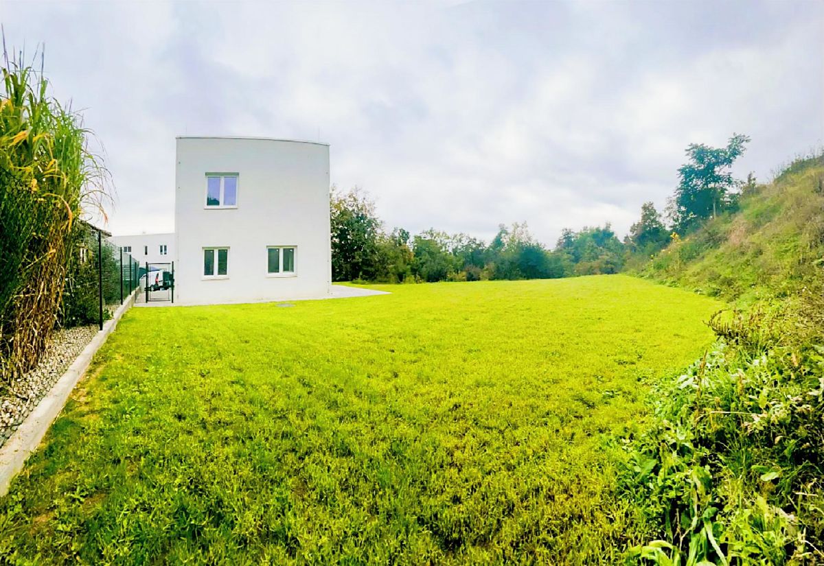 Prodej rodinného domu 86 m², pozemek 594 m² – fotografie 2