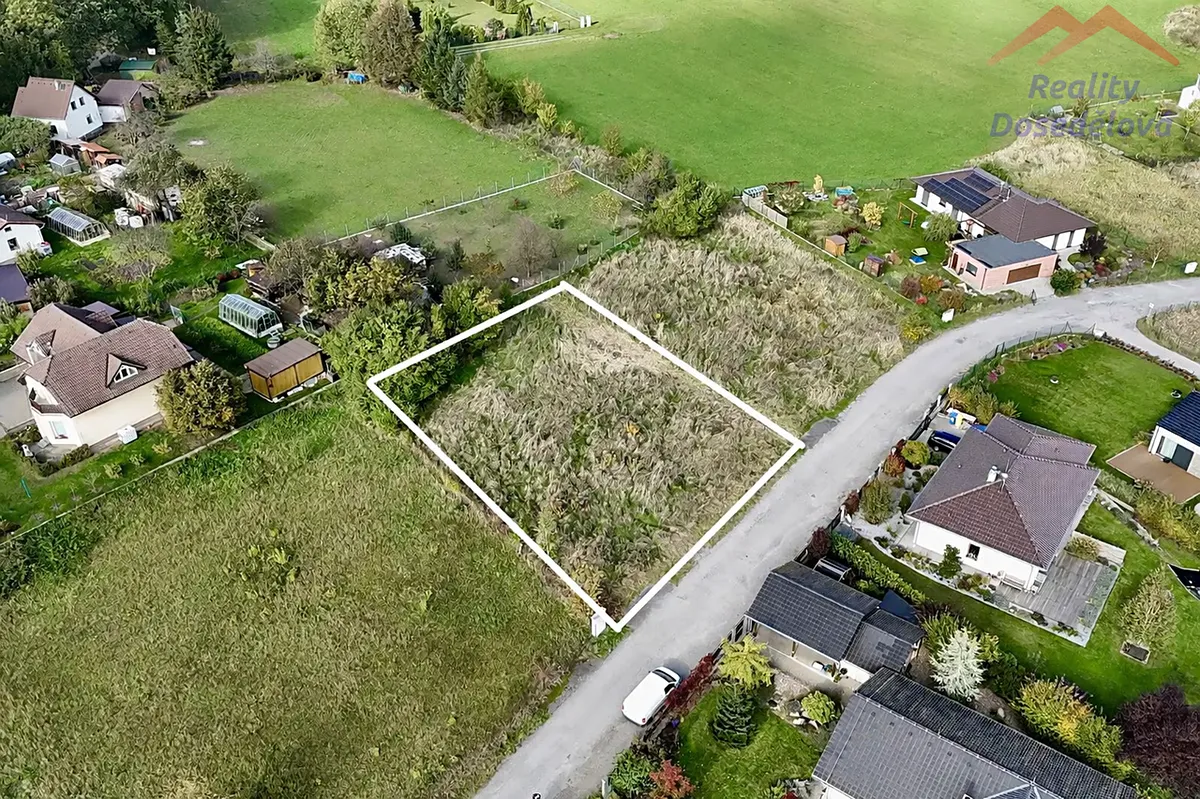 Prodej stavebního pozemku 1255 m²