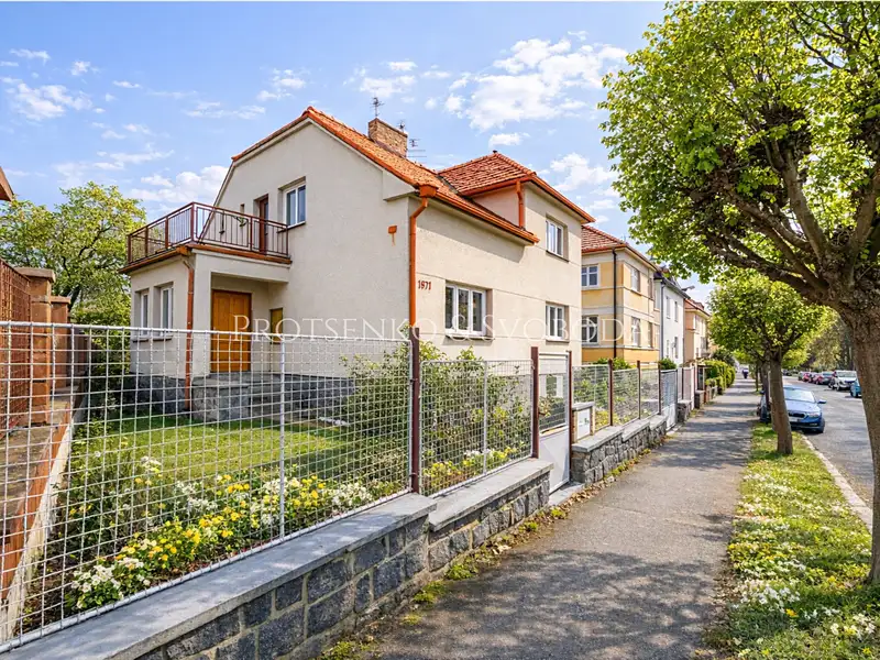 Prodej rodinného domu 308 m², pozemek 804 m², Písek – náhled fotky 1