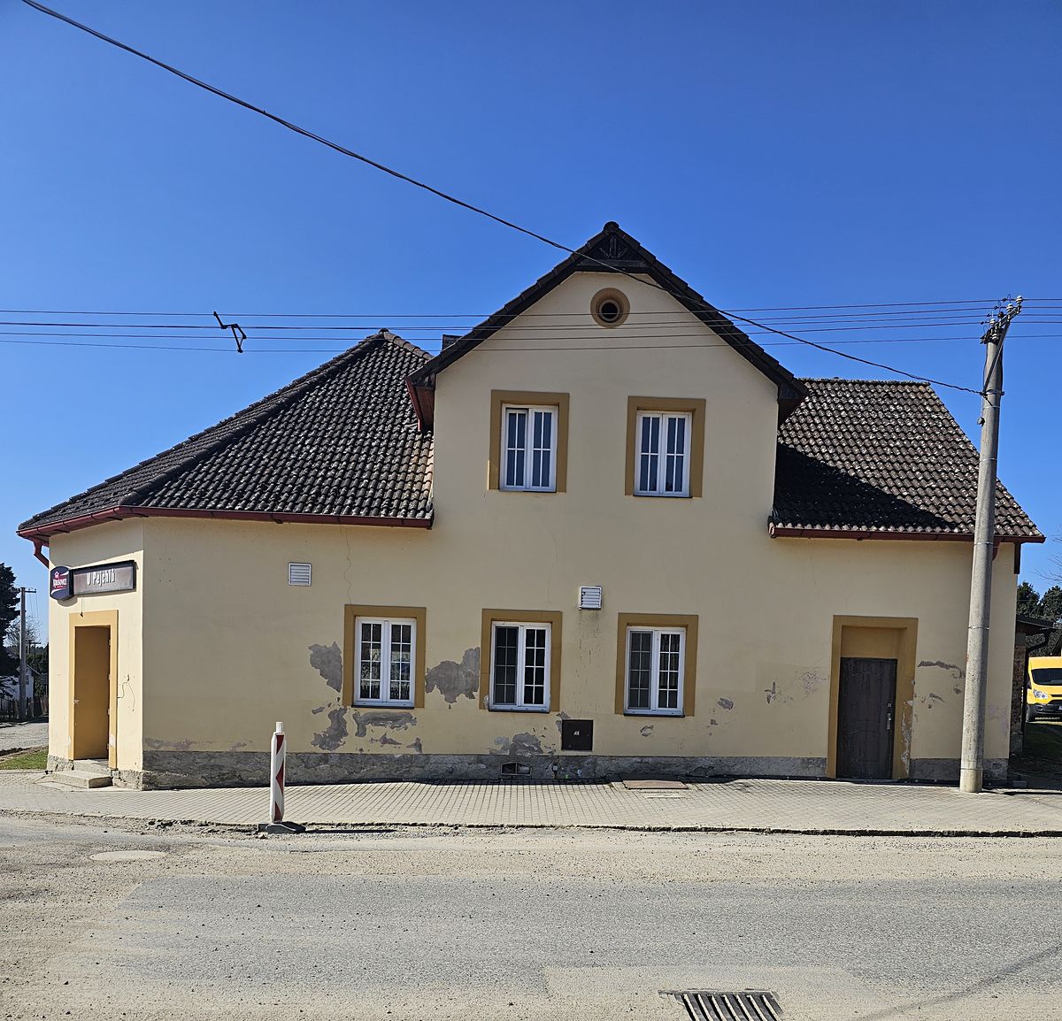 Prodej rodinného domu 250 m², pozemek 675 m² – fotografie 3