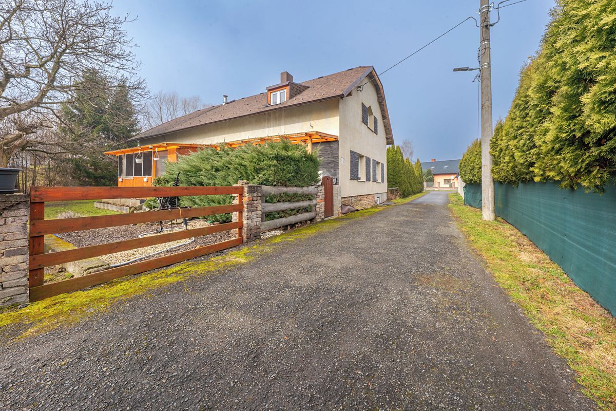 Prodej rodinného domu 113 m², pozemek 1855 m²