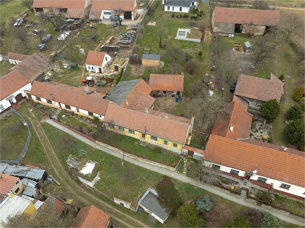 Prodej rodinného domu 80 m², pozemek 1323 m² – fotografie 2