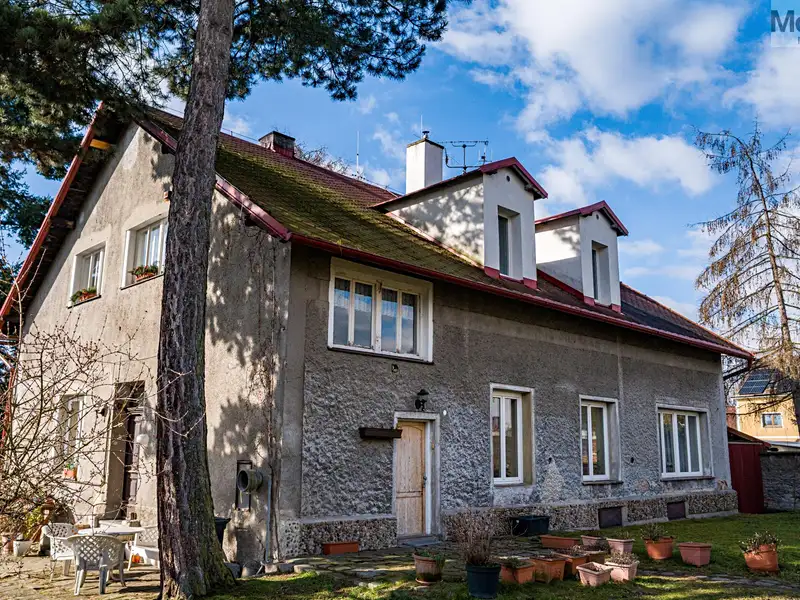 Prodej vícegeneračního domu 291 m², pozemek 2236 m², Dubí – náhled fotky 1