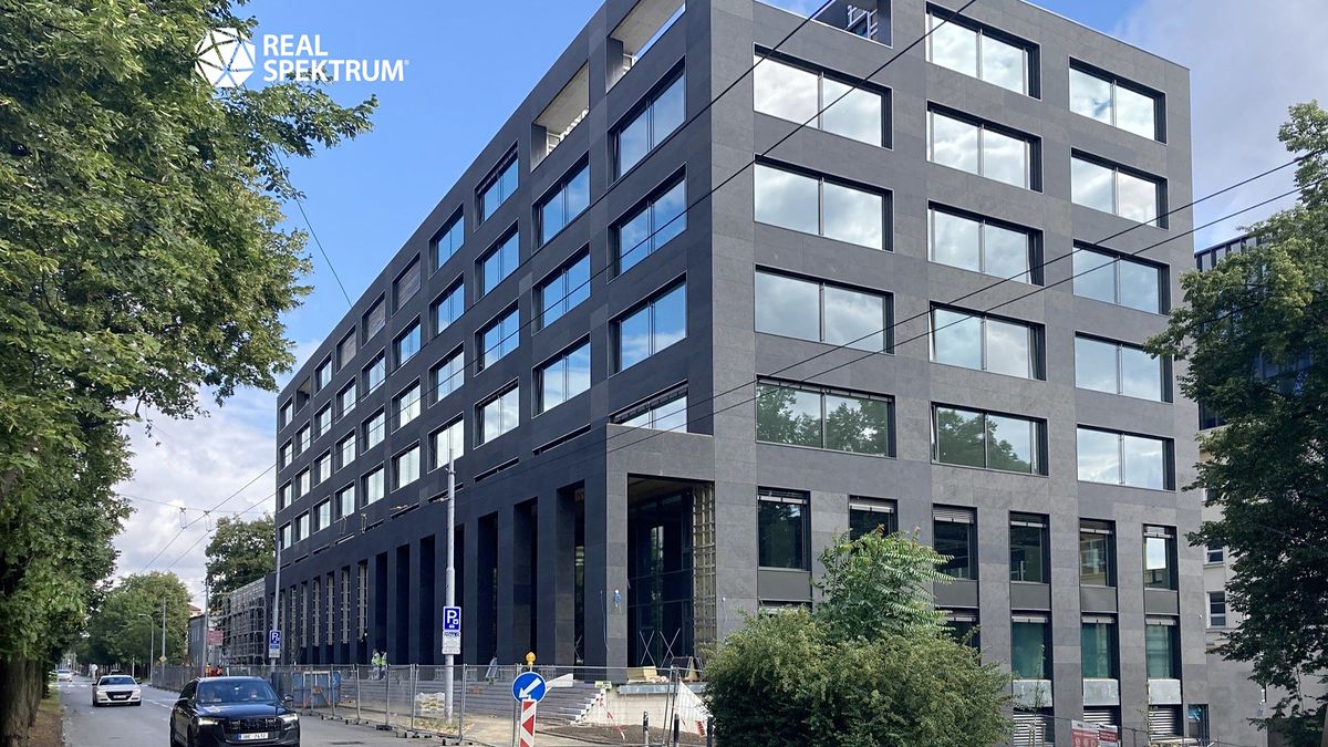 Pronájem kanceláře 100 m² – fotografie 2
