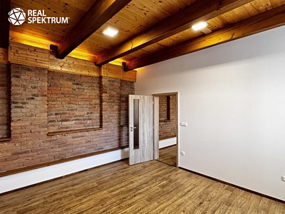 Pronájem kanceláře 125 m² — photo 2