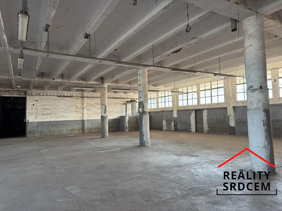 Pronájem výrobní haly, prostoru 855 m²