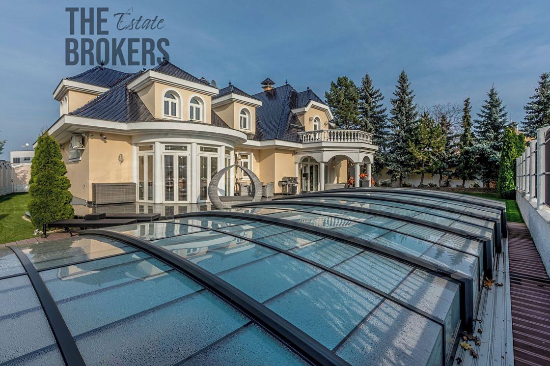 Prodej vily 359 m², pozemek 1059 m²