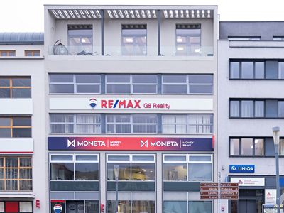 Pronájem kanceláře 239 m²