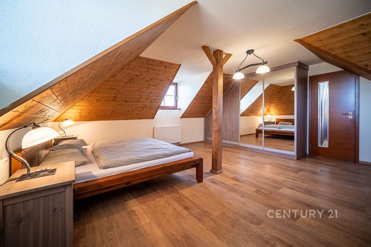 Prodej chalupy 220 m², pozemek 242 m² – fotografie 5