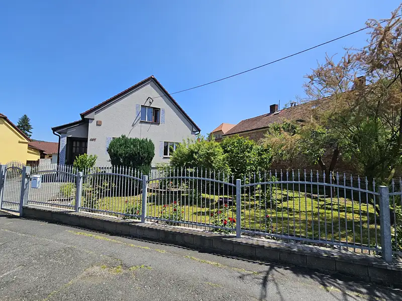 Prodej rodinného domu 169 m², pozemek 850 m², Holýšov – náhled fotky 1