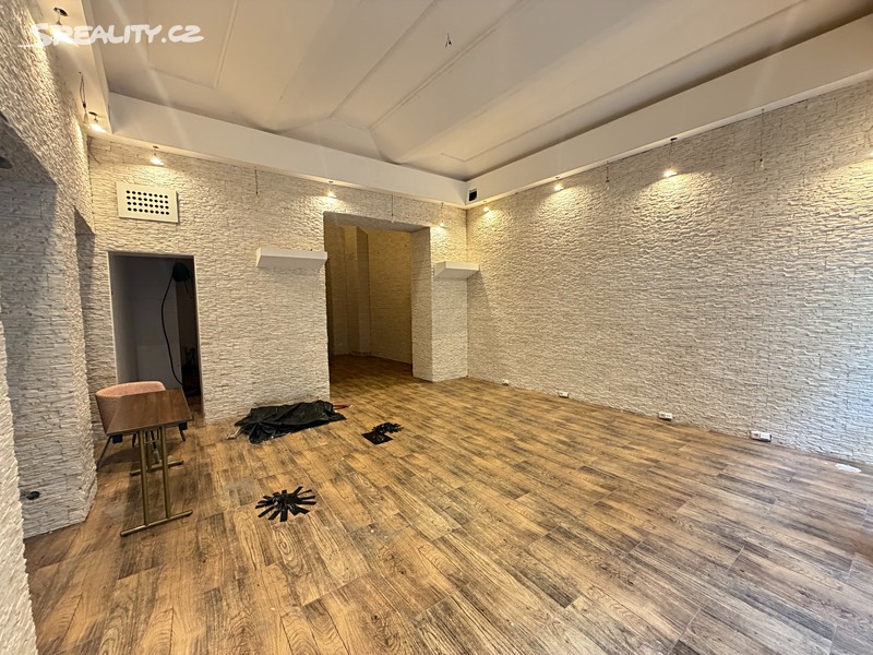 Pronájem obchodního prostoru 181 m², Praha