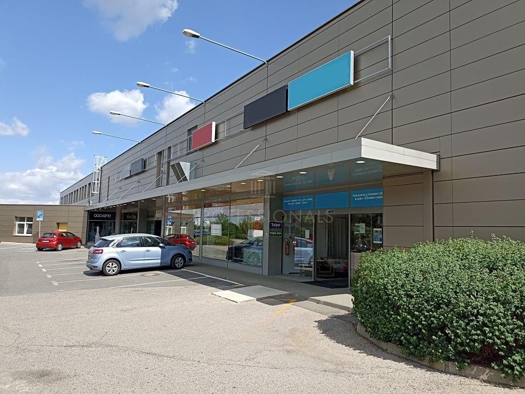 Pronájem obchodního prostoru 1058 m², Čestlice – fotka 1 z 3