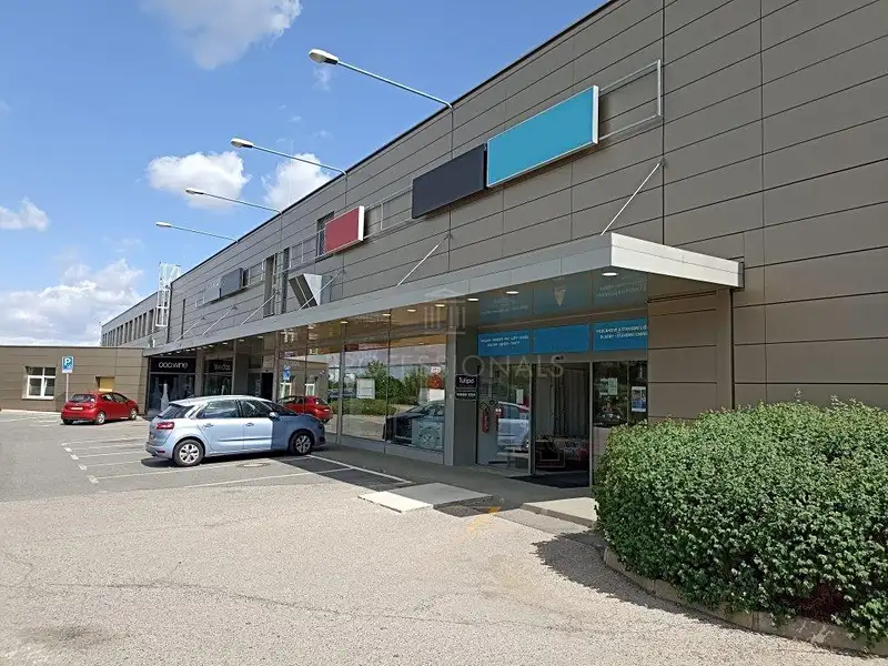 Pronájem obchodního prostoru 1058 m², Čestlice – náhled fotky 1