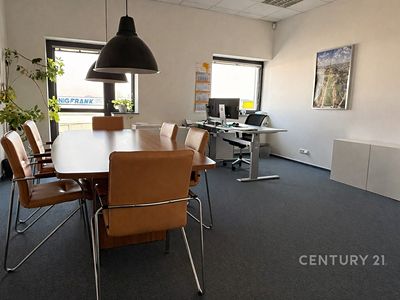 Pronájem kanceláře 450 m²
