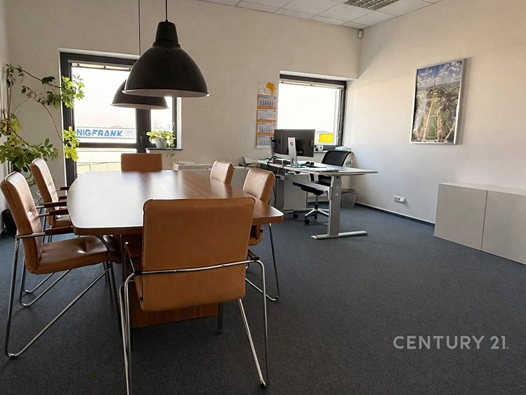 Комерційне приміщення в оренду, 450 м² (1 з 7)