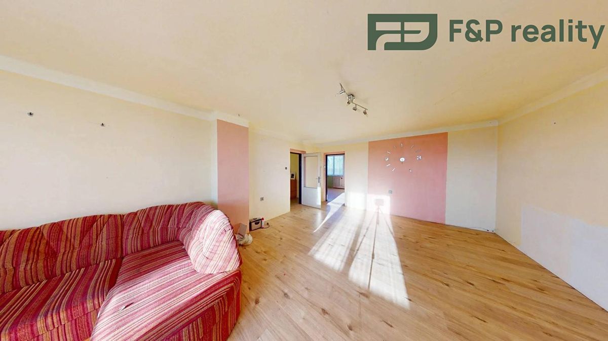 Prodej rodinného domu 205 m², pozemek 1112 m²