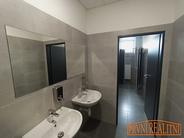 Комерційне приміщення в оренду, 23 м² (10 з 12)
