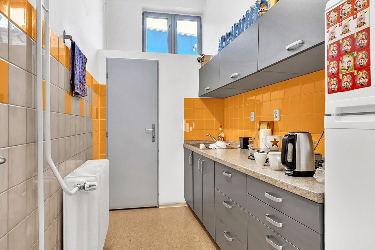Pronájem skladového prostoru 1800 m² – fotografie 5