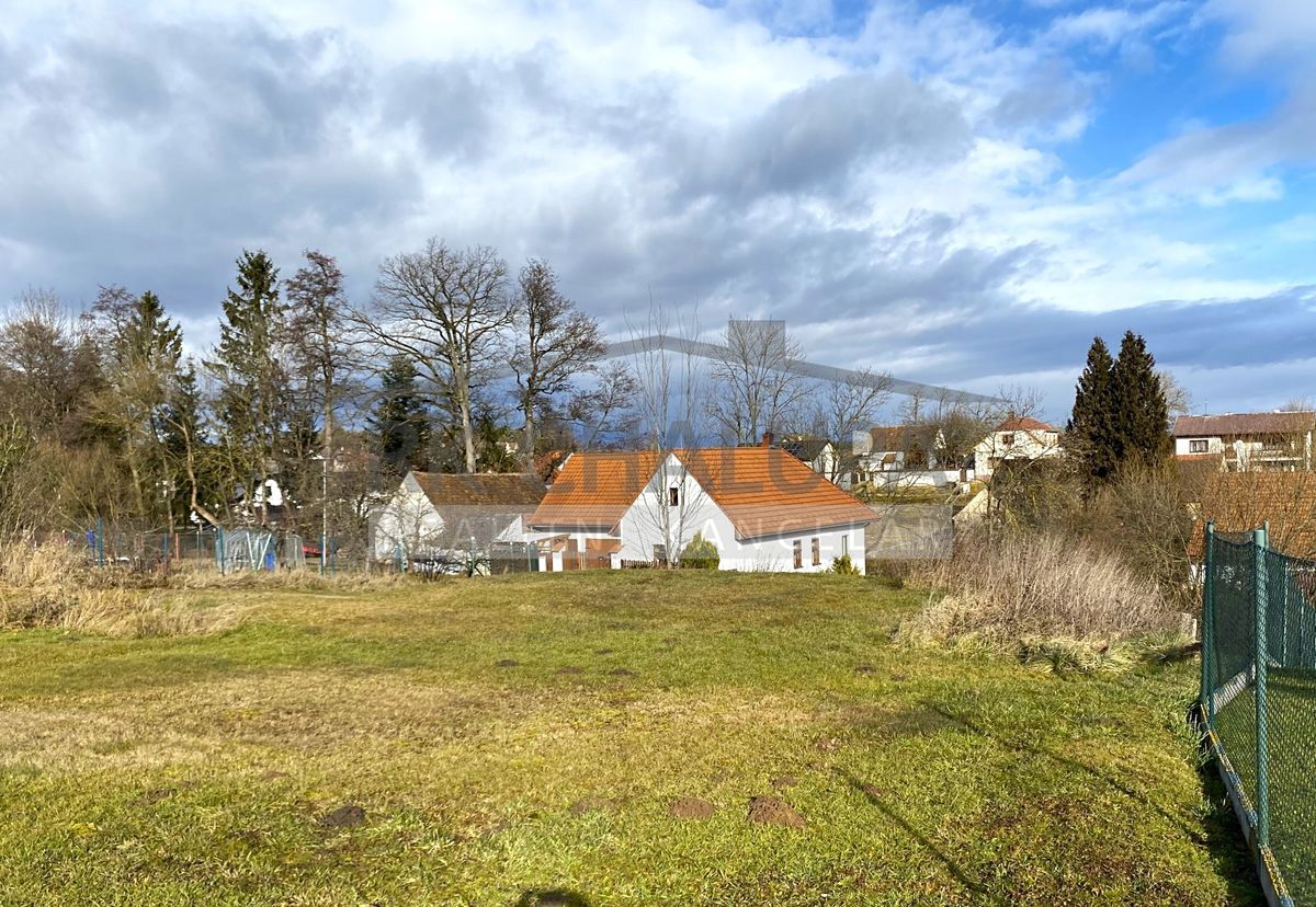 Prodej stavebního pozemku 1531 m²