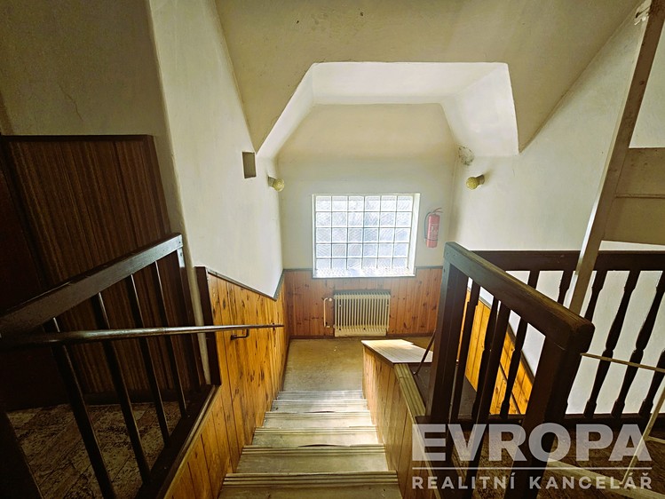 Prodej komerčního prostoru, 287 m² (3 z 13)