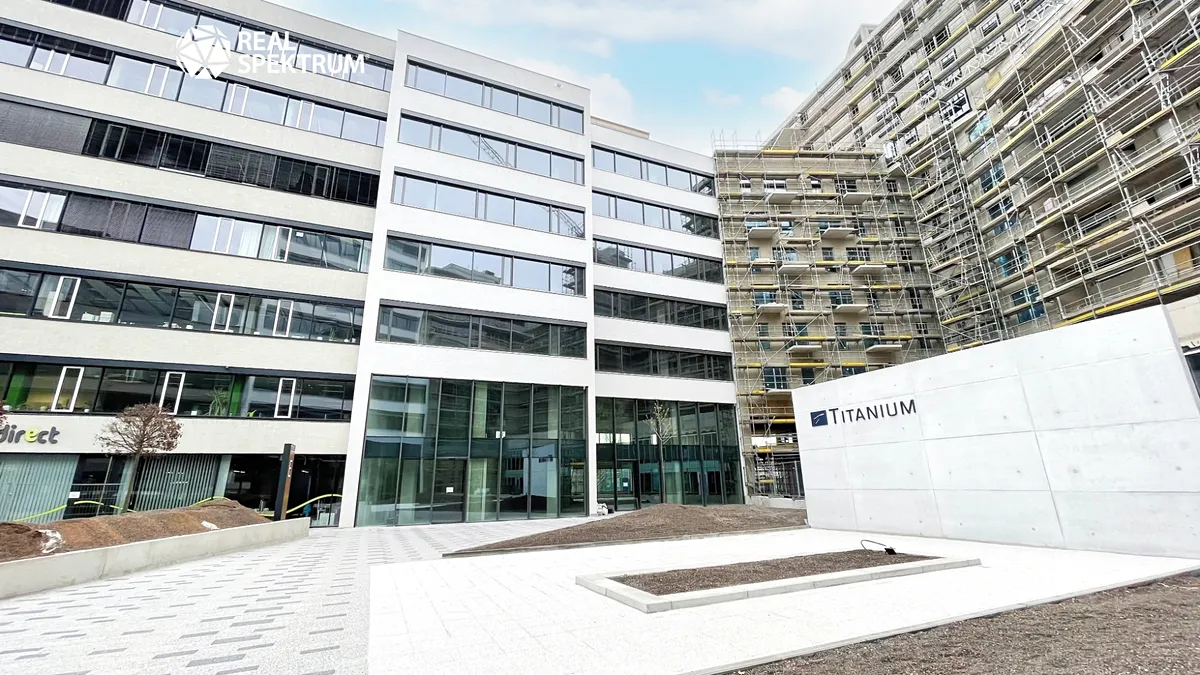 Pronájem kanceláře 160 m²