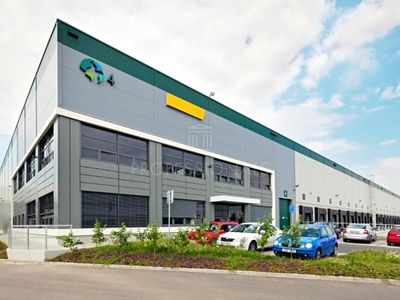 Pronájem skladového prostoru 2638 m²
