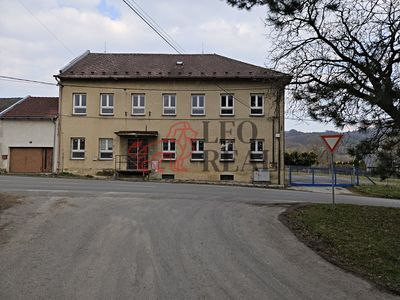 Prodej výrobní haly, prostoru 372 m²