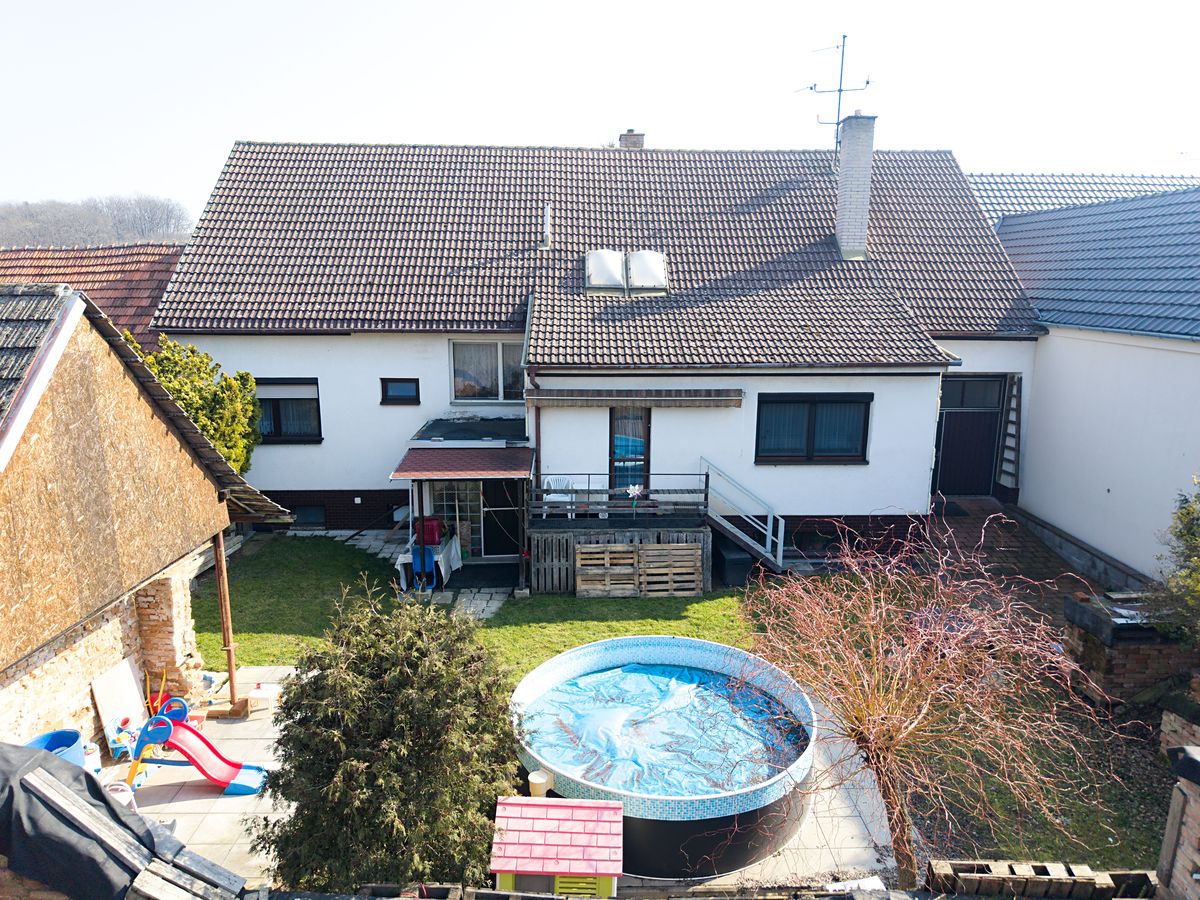 Prodej rodinného domu 145 m², pozemek 2102 m² – fotografie 2