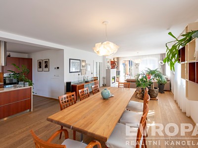 Prodej  rodinného domu 363 m², pozemek 972 m² — photo 5