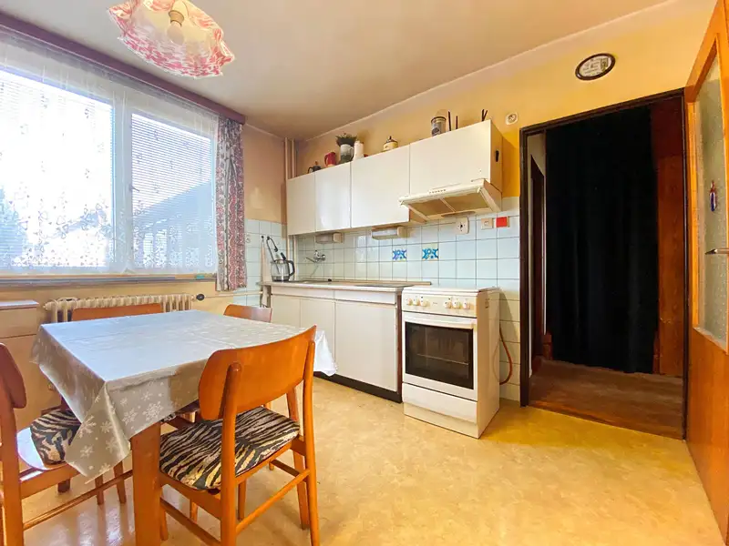 Prodej rodinného domu 130 m², pozemek 164 m², Police – náhled fotky 2