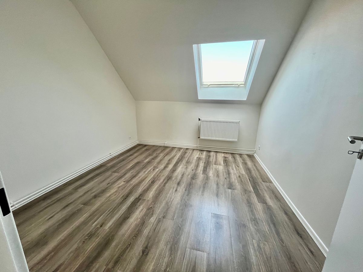 Pronájem bytu 2+1 44 m² – fotografie 3