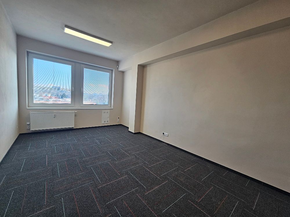 Pronájem kanceláře 21 m² – fotografie 2