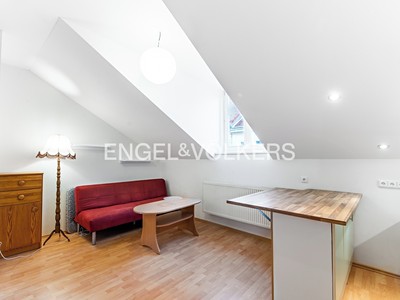 Pronájem bytu 2+kk 48 m² (Podkrovní)