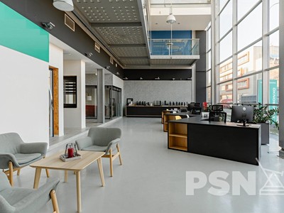 Pronájem obchodního prostoru 1 000 m² — photo 2
