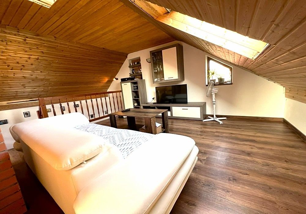 Prodej rodinného domu 125 m², pozemek 801 m² – fotografie 2